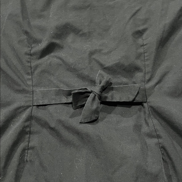 02 Scrubs | Black V-Neck Scrub Top with Stitched Waist Detail - Picture 8 of 8
